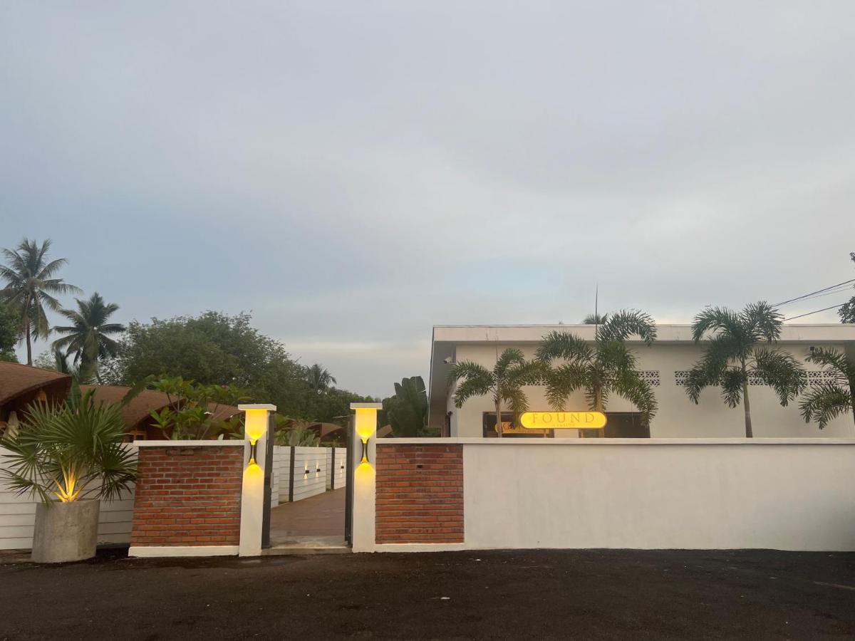Hotel Found Mansion Pantai Cenang  Exterior foto